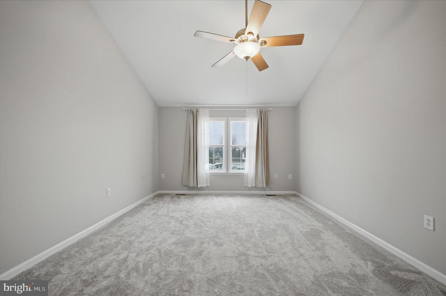 9 General Lawton Court photo 29