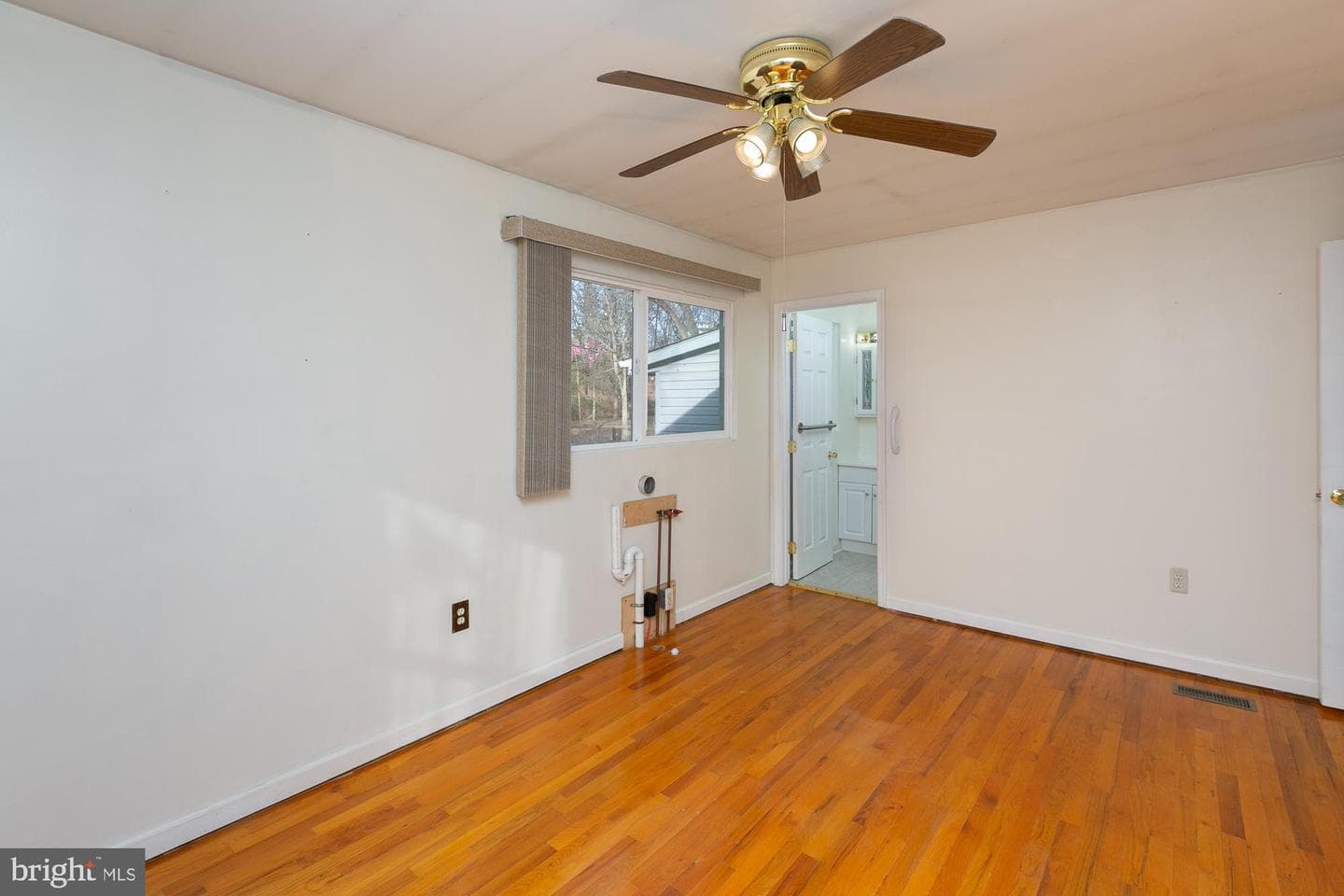 19 Cardinal Drive photo 42