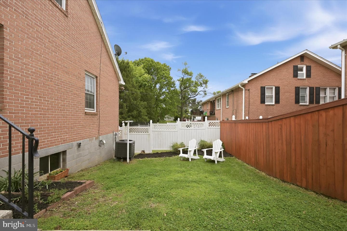 410 E Hunter Street photo 28