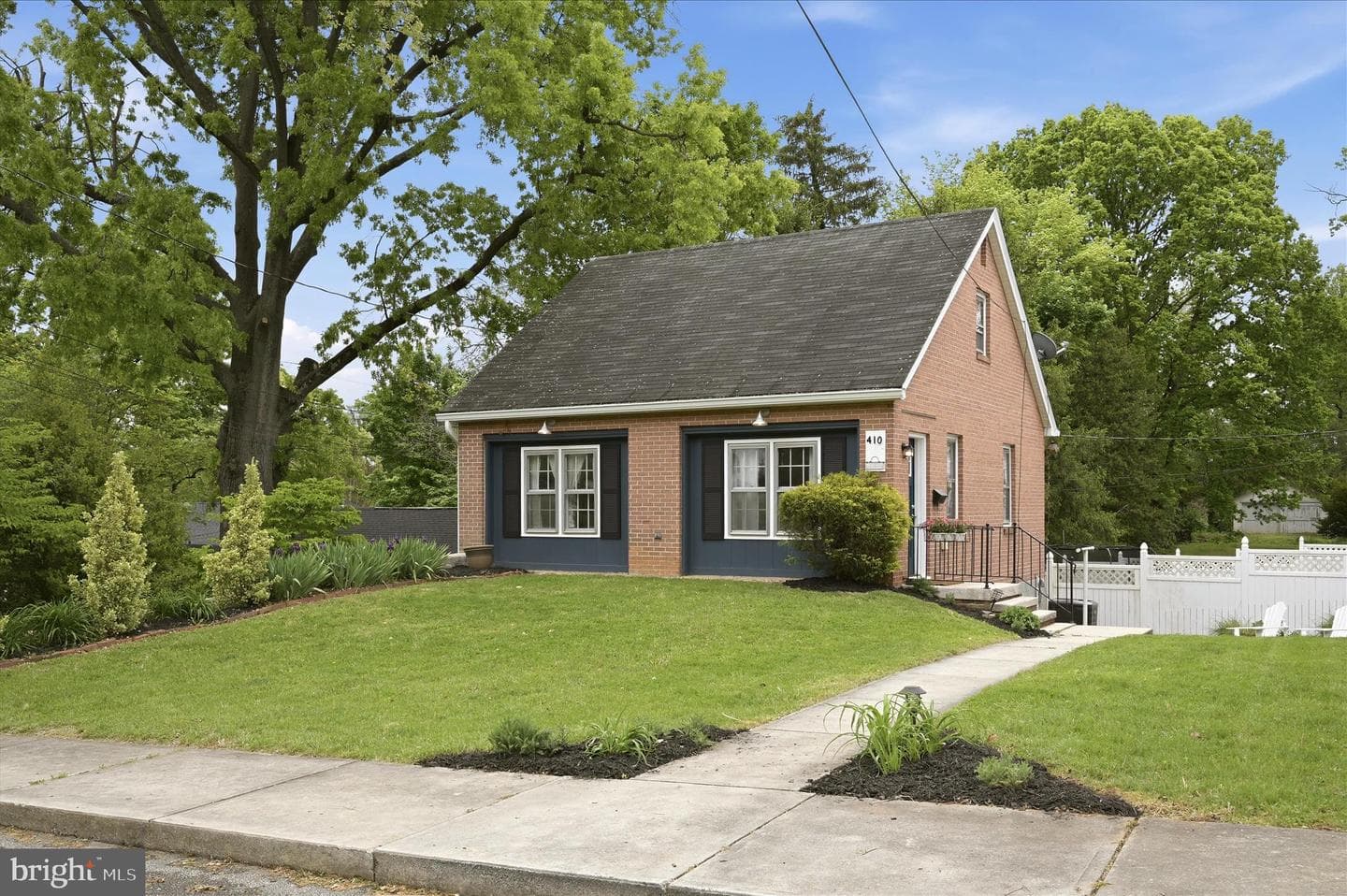 410 E Hunter Street photo 33