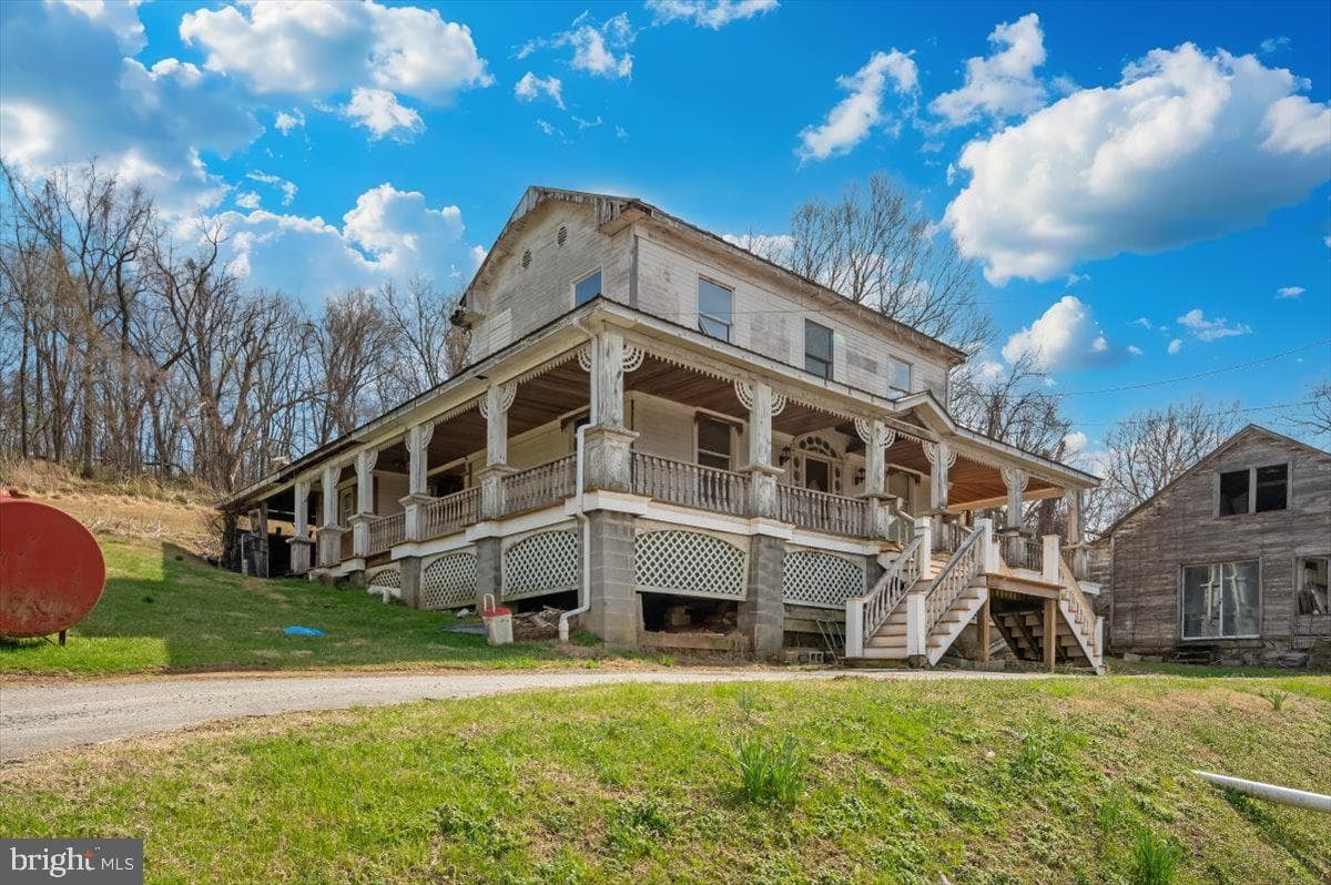 550 Halltown Road photo 2