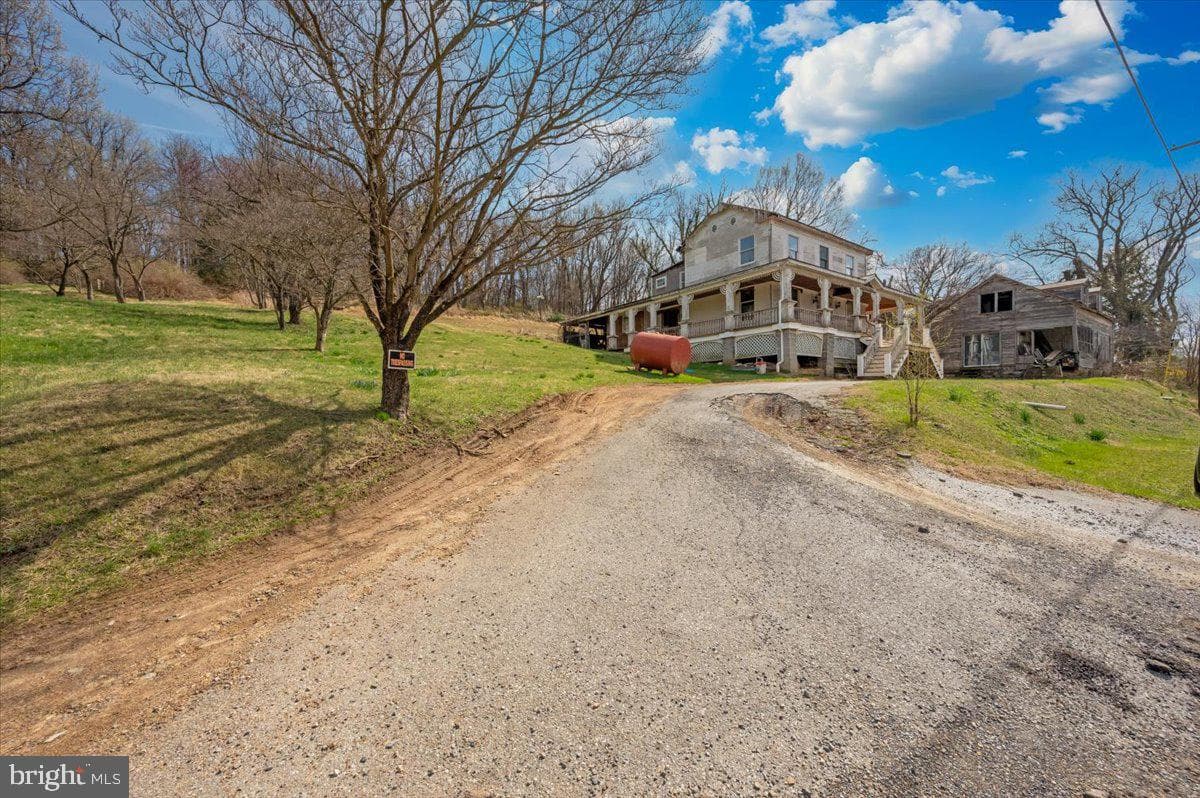 550 Halltown Road photo 59