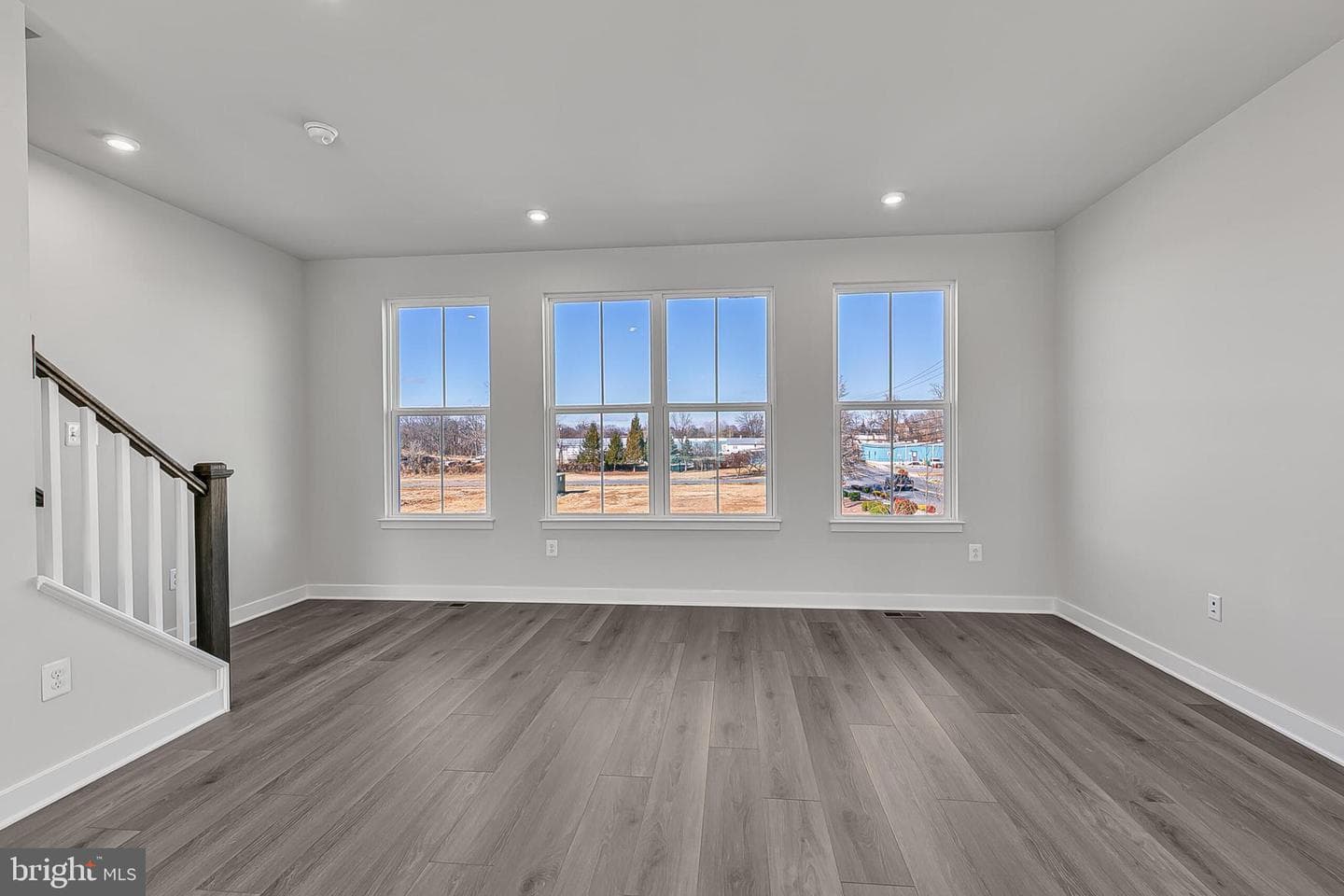 9 Oasis Avenue photo 20