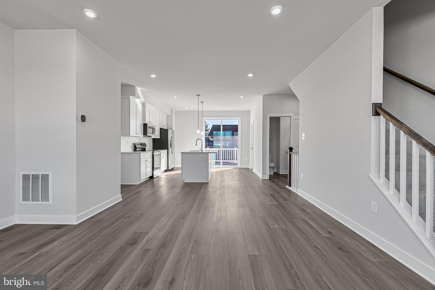 9 Oasis Avenue photo 22