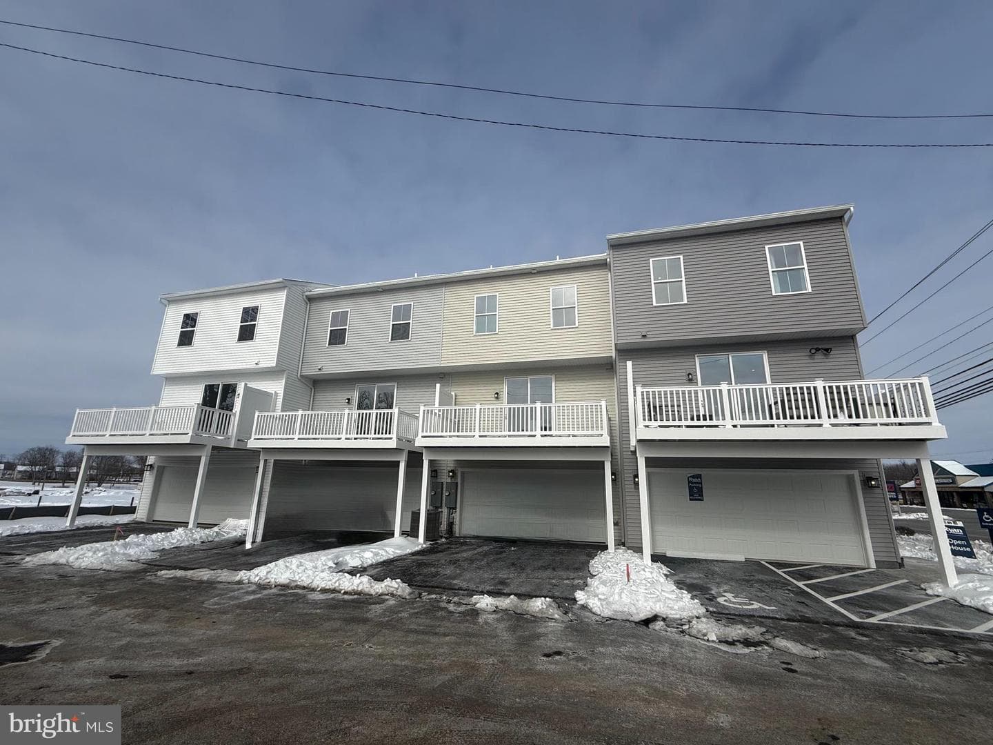 9 Oasis Avenue photo 38