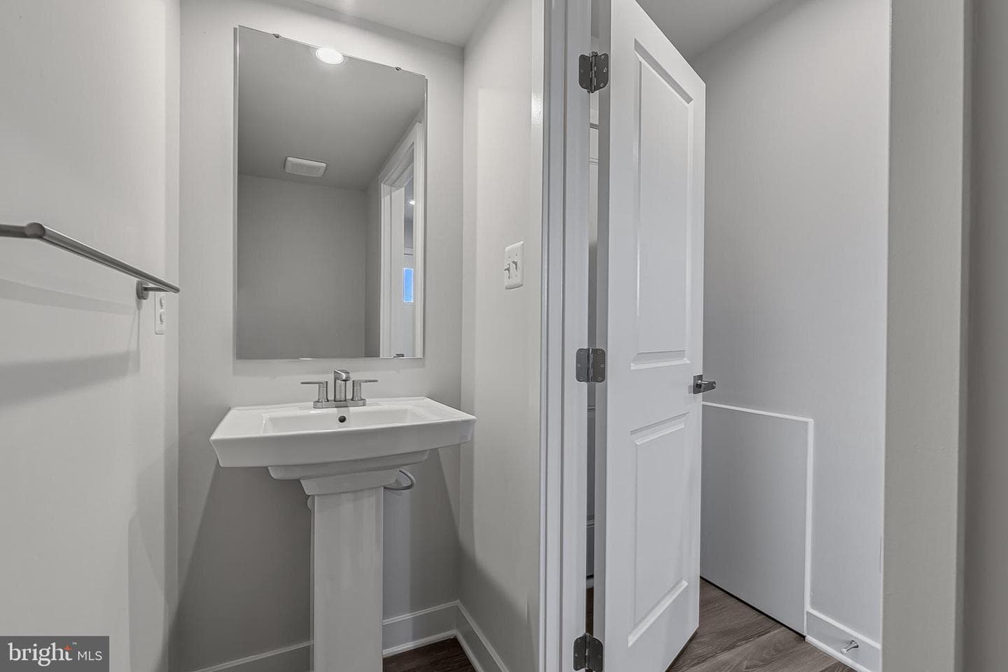 9 Oasis Avenue photo 6