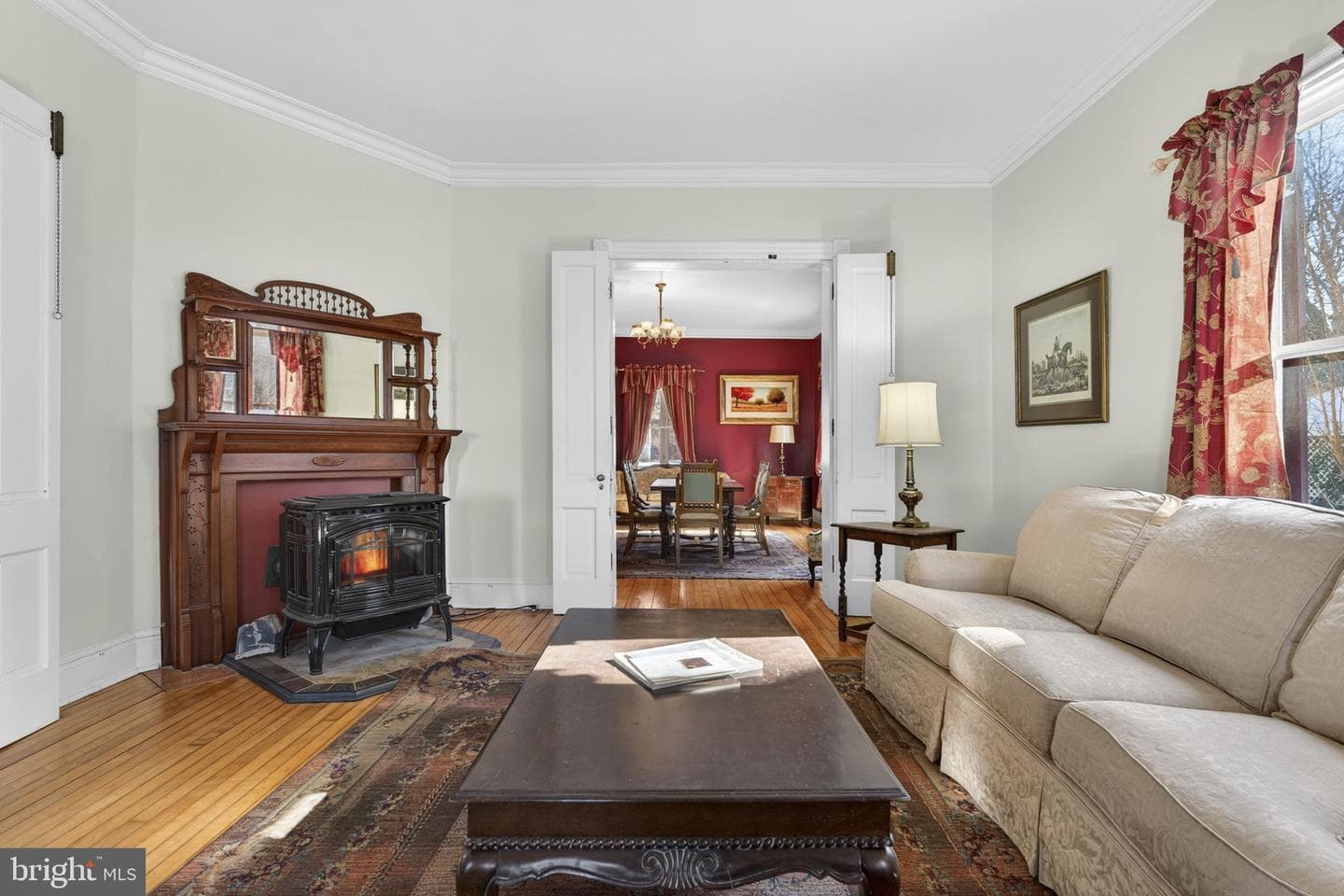 523 S George Street photo 26