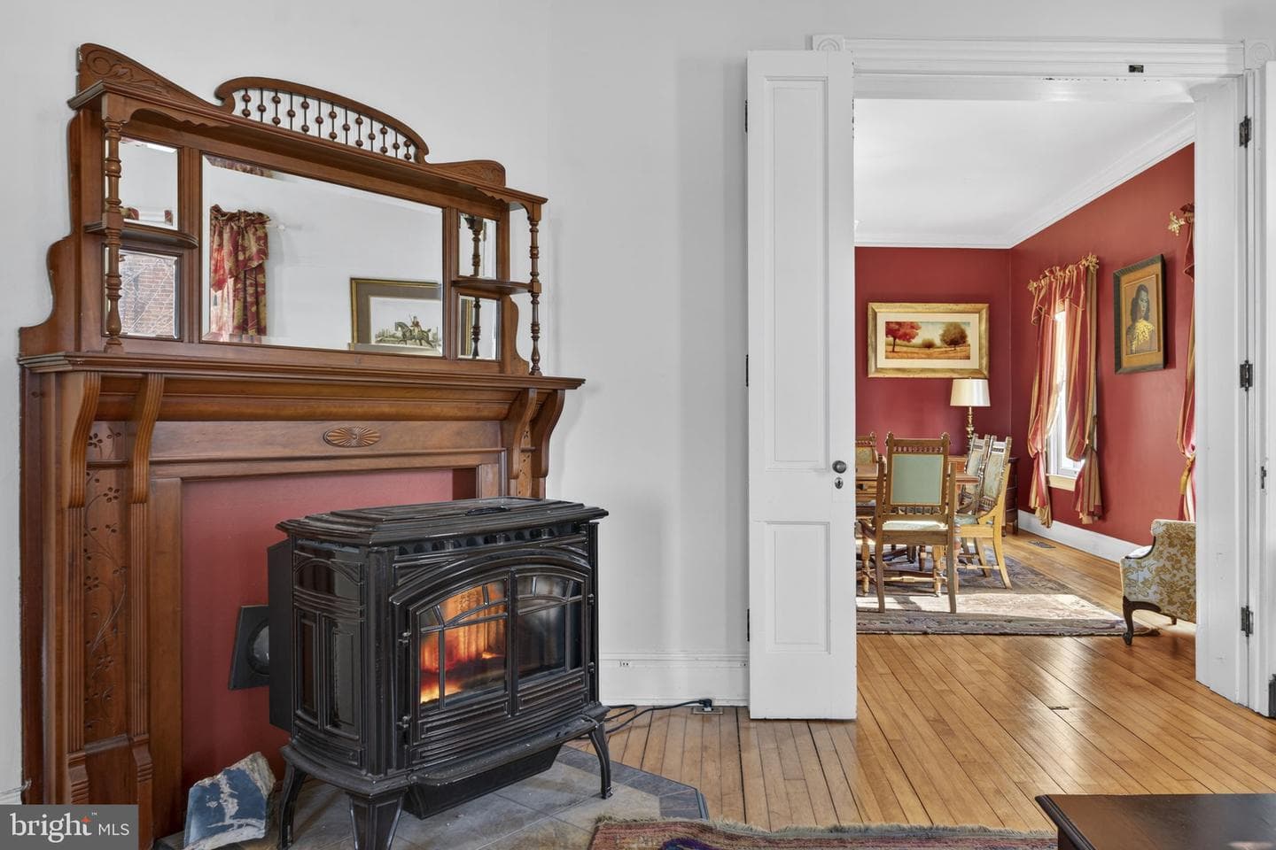 523 S George Street photo 28