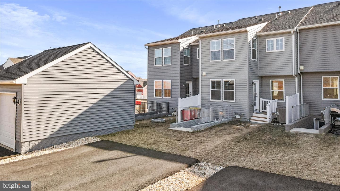 621 Lord Fairfax Street photo 31
