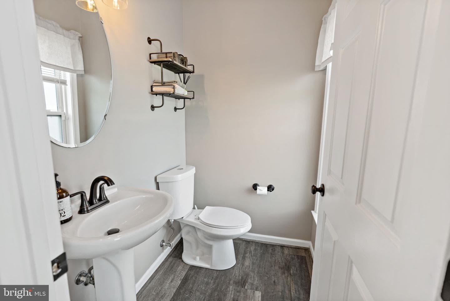 118 Carriage Drive photo 17