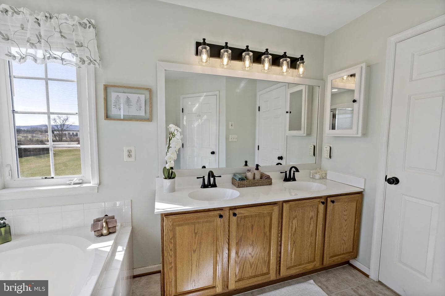 118 Carriage Drive photo 40