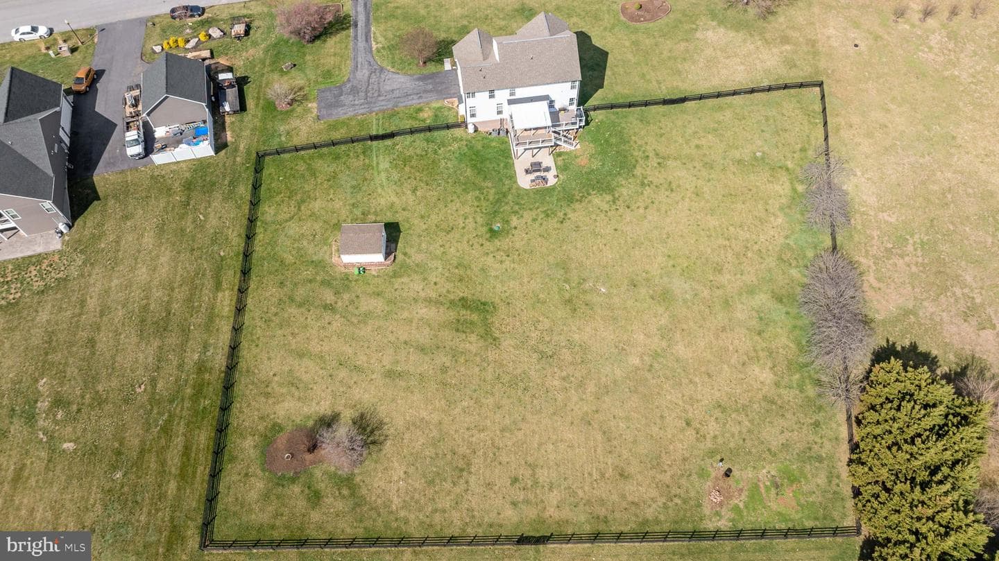 118 Carriage Drive photo 6