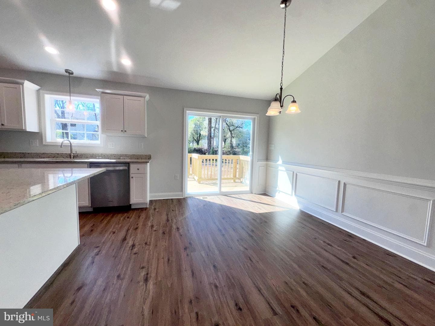 375 Burns Street photo 11
