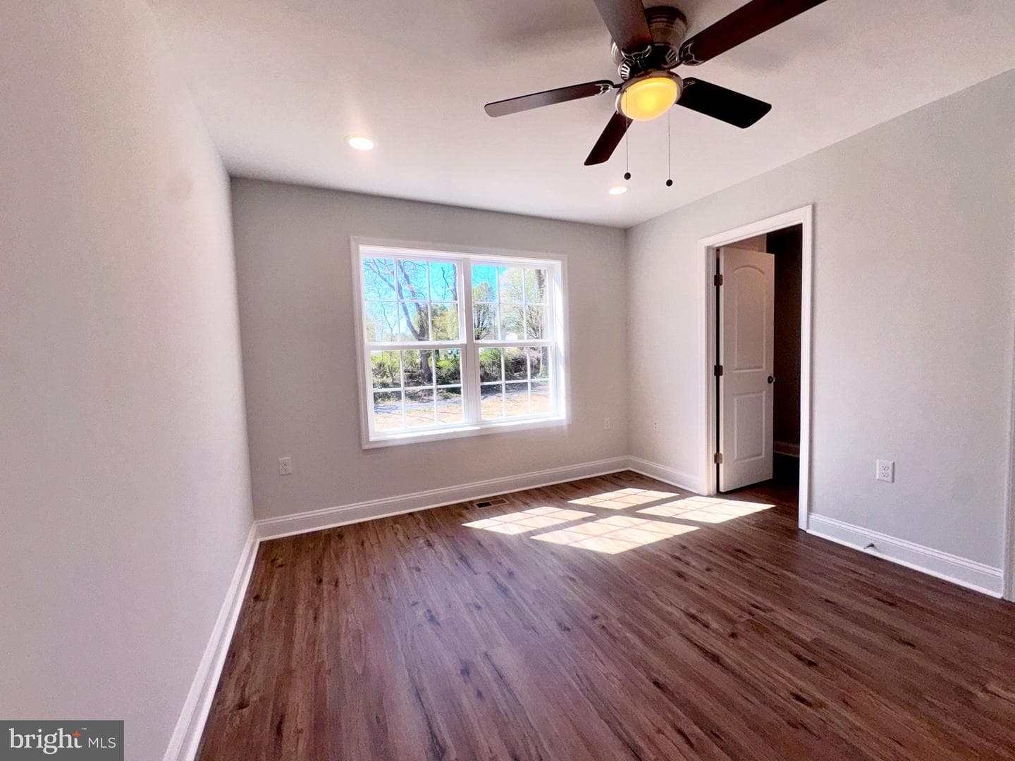 375 Burns Street photo 19