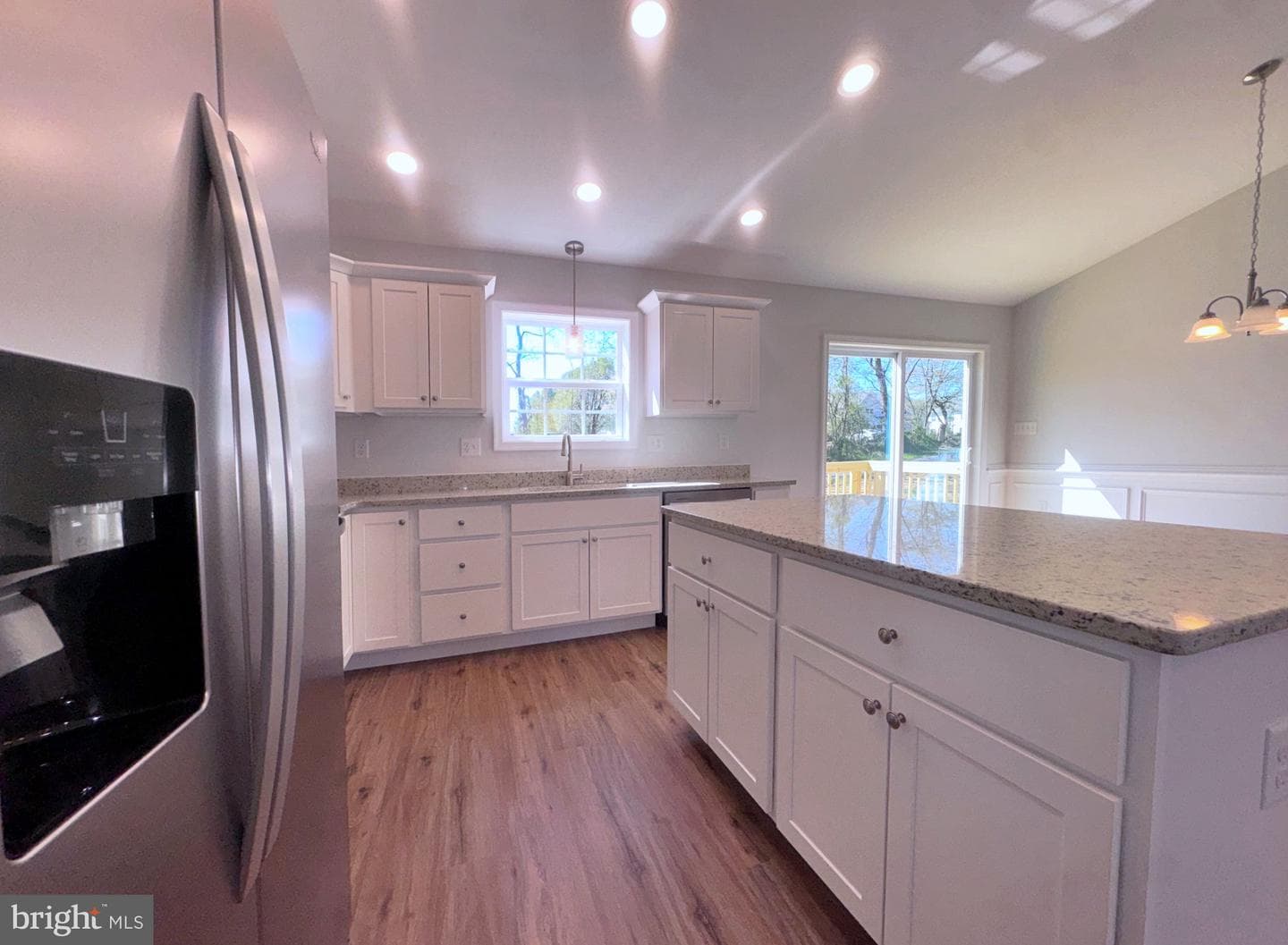 375 Burns Street photo 4