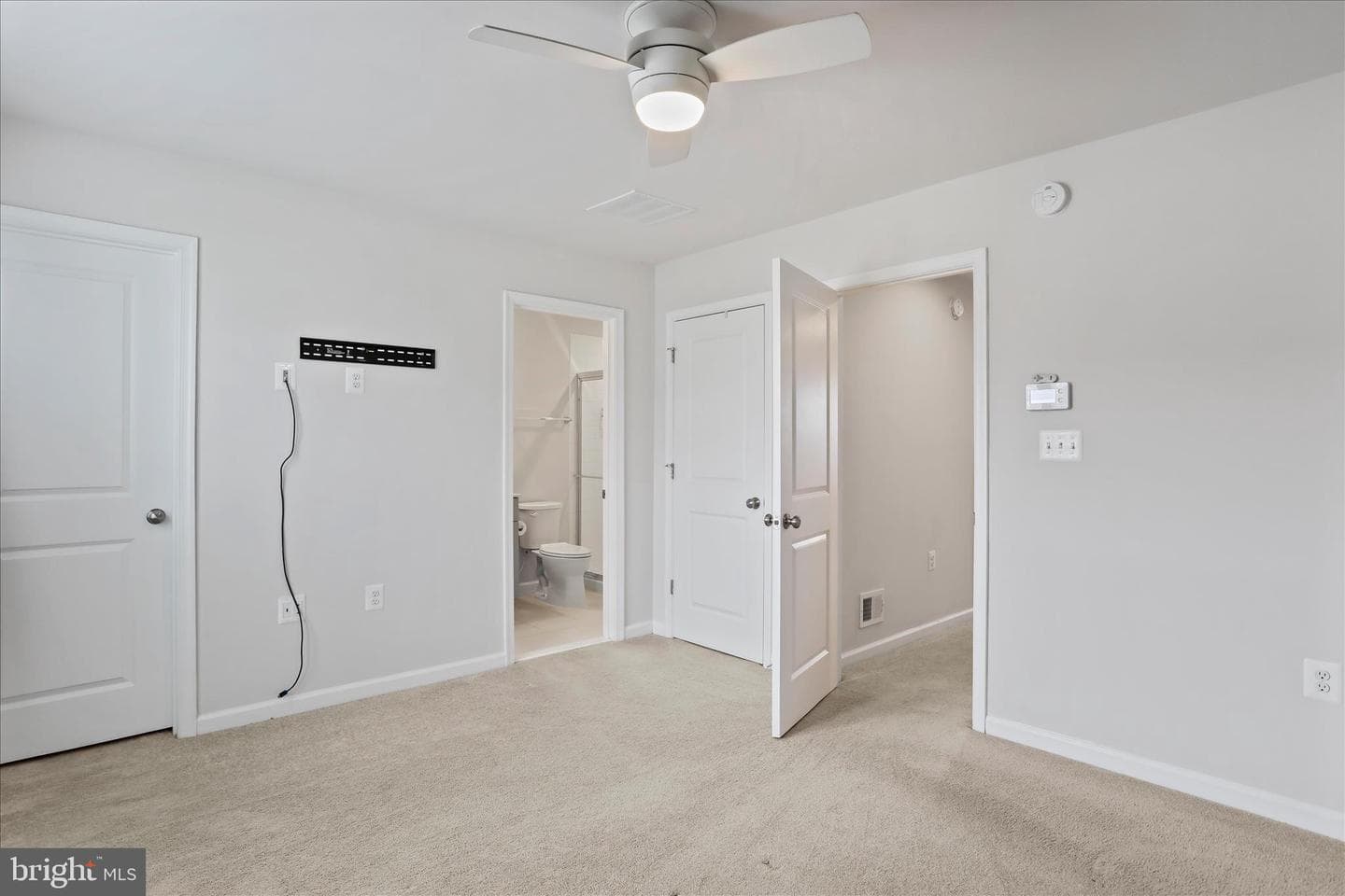 135 Presidents Pointe Avenue photo 28