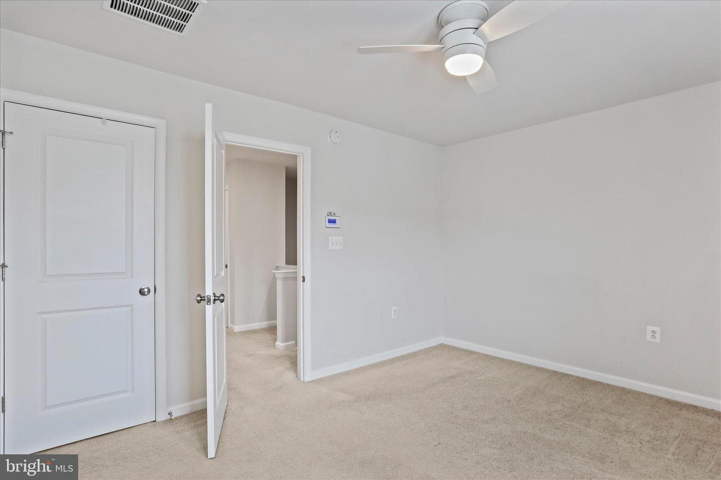 135 Presidents Pointe Avenue photo 29