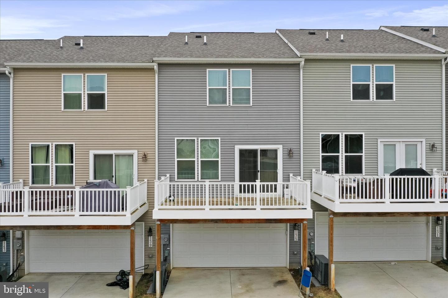 135 Presidents Pointe Avenue photo 34