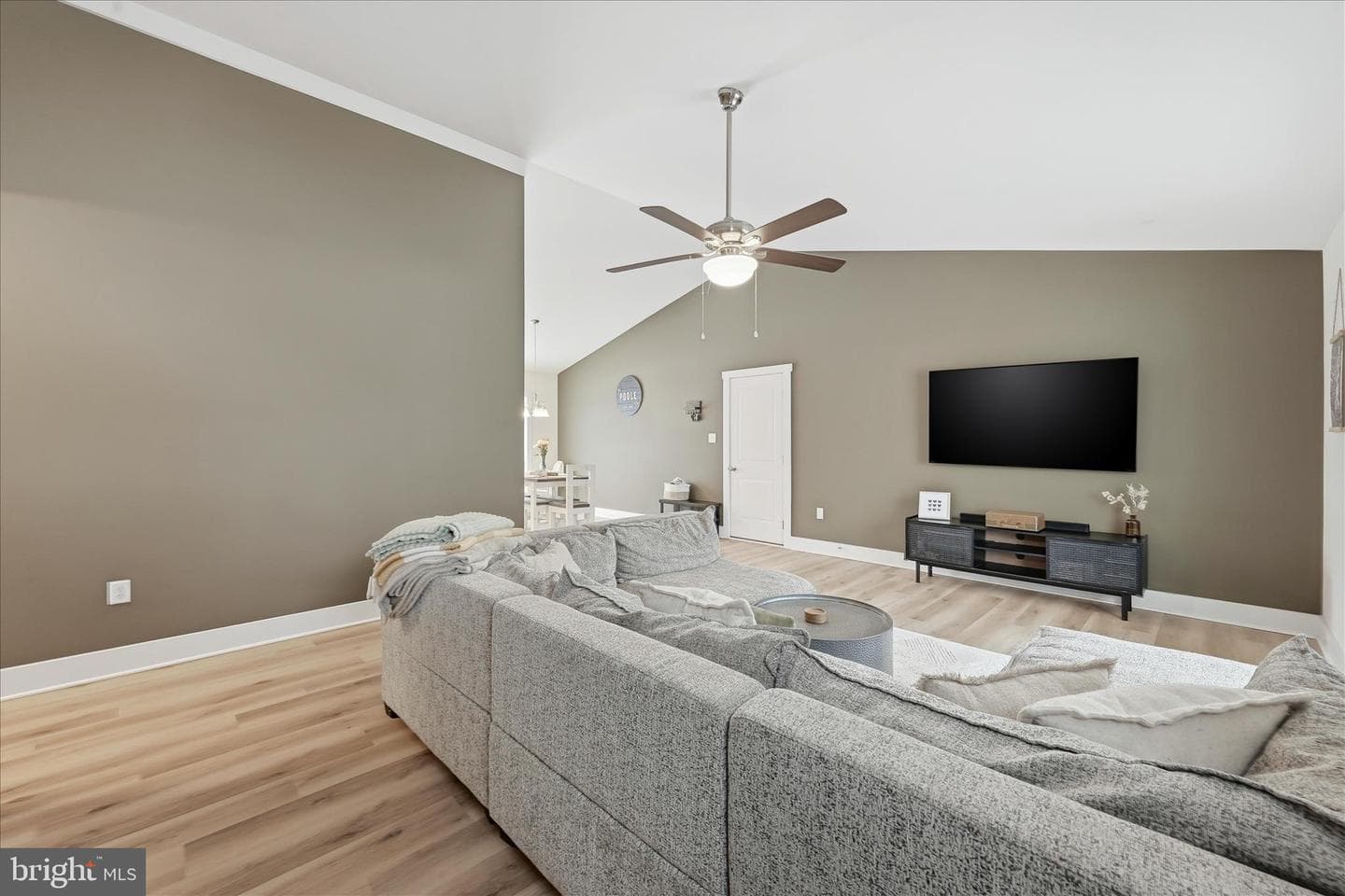 518 Naples Way photo 10