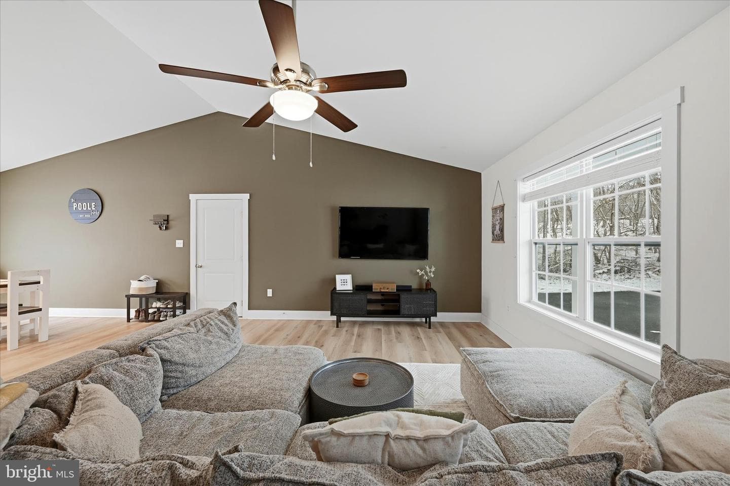 518 Naples Way photo 9