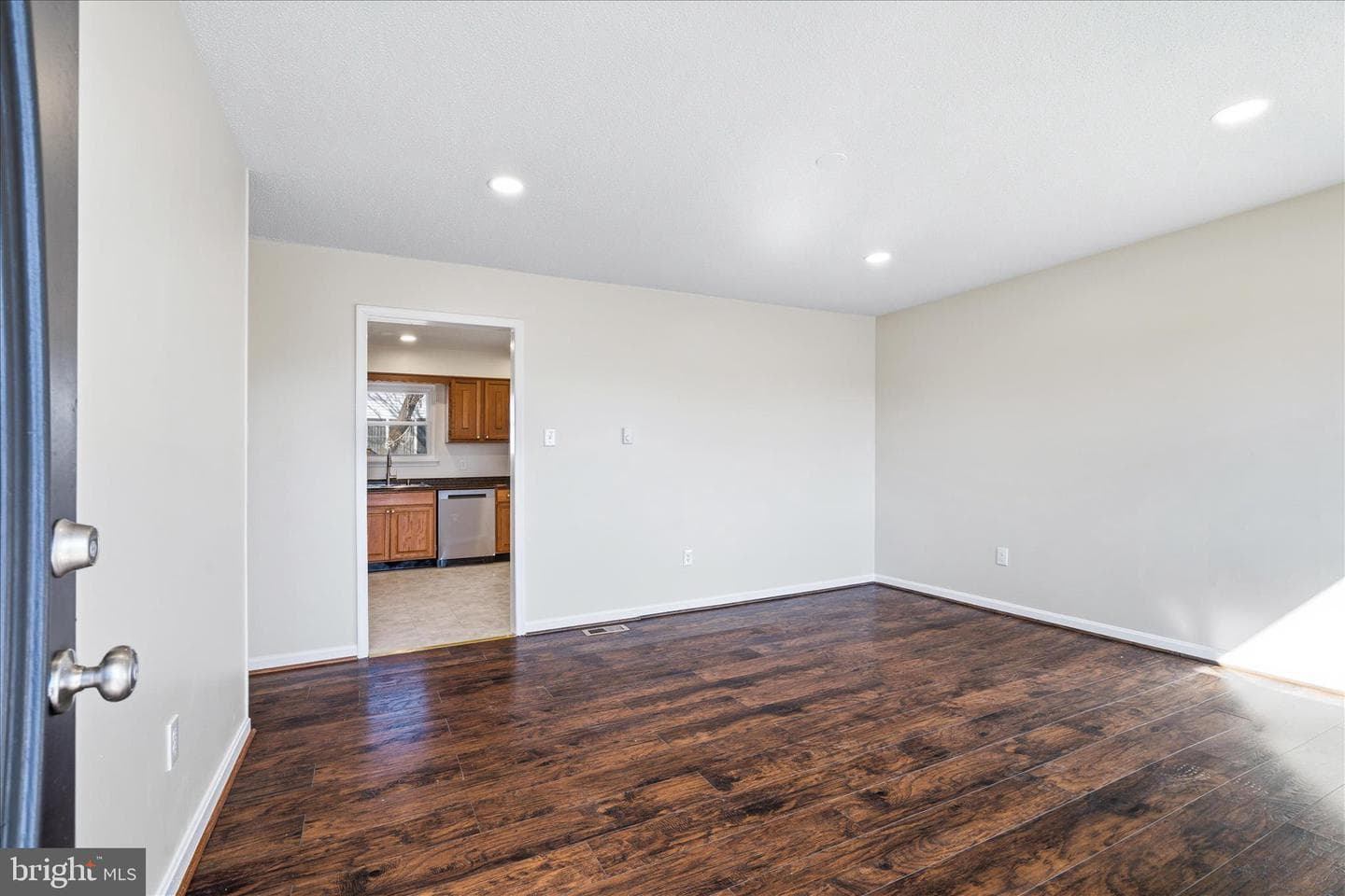 75 Fulton Avenue photo 4