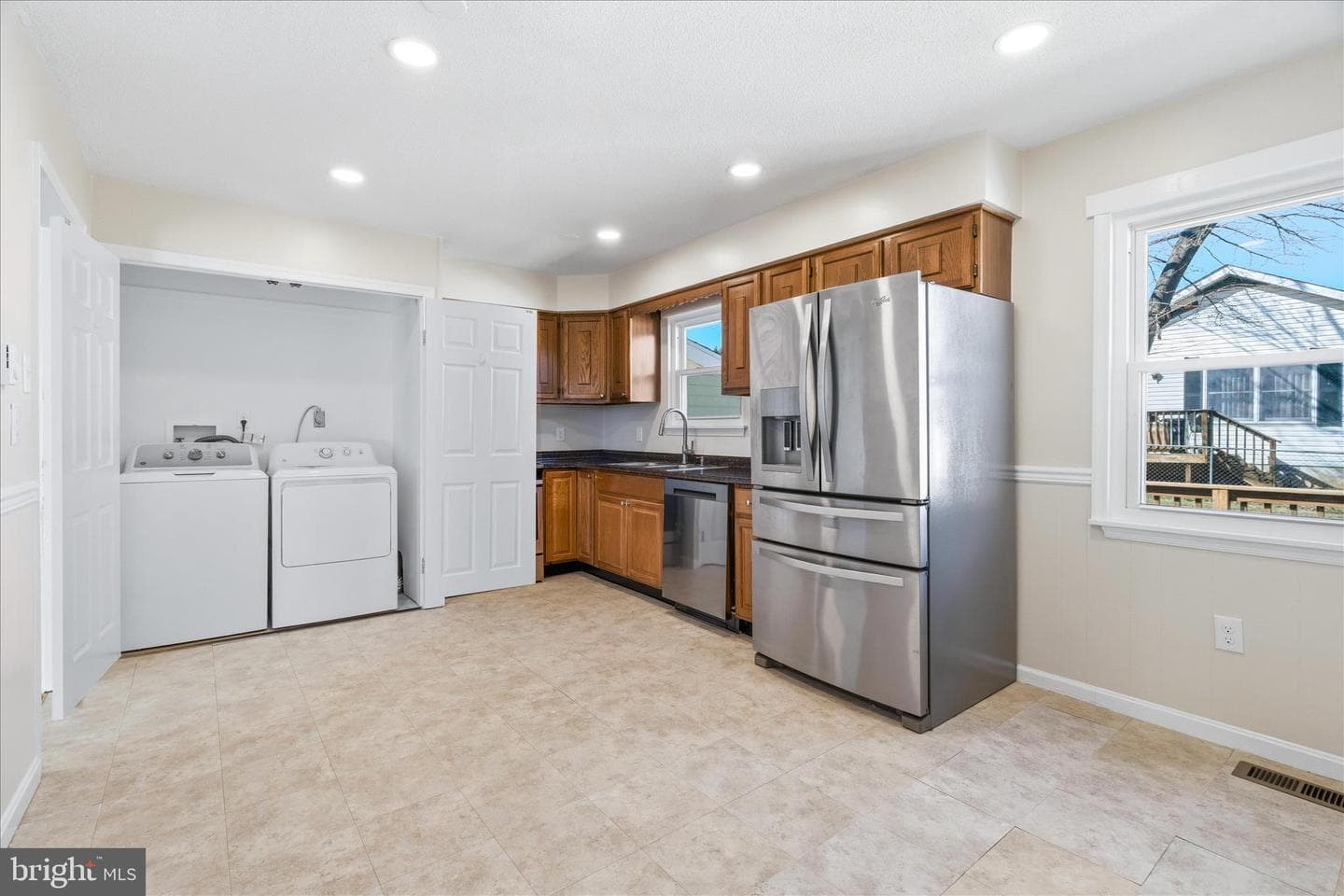 75 Fulton Avenue photo 8