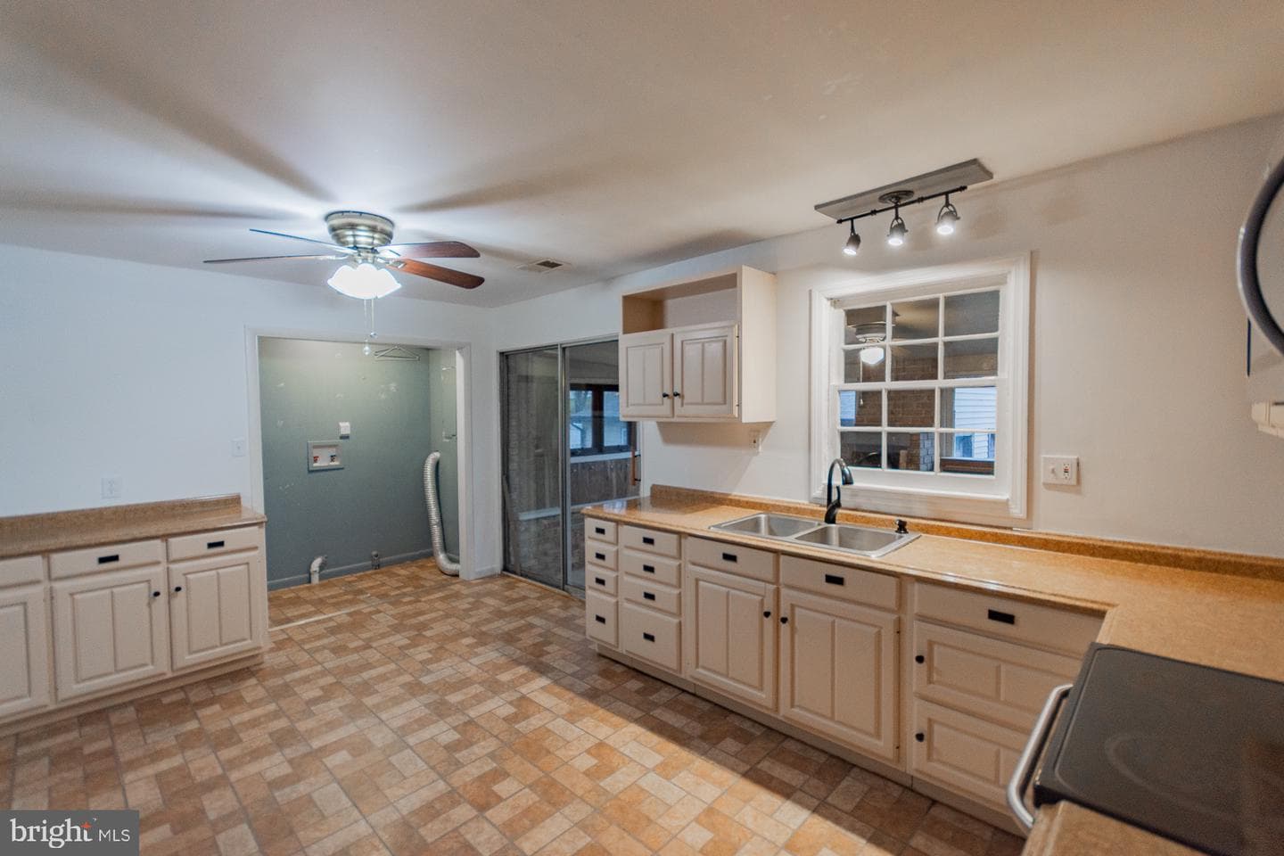 602 N. Reymann Street photo 13