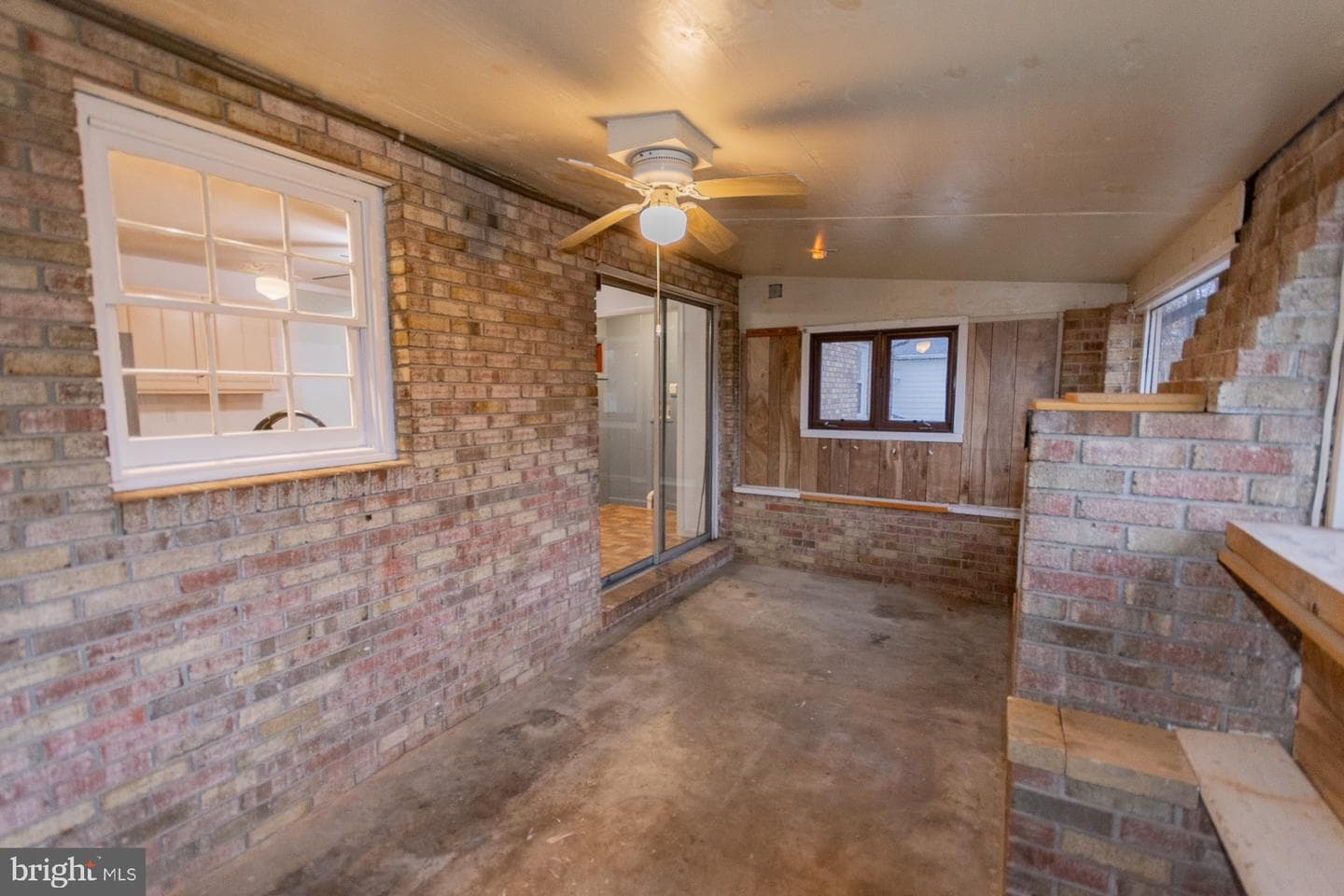 602 N. Reymann Street photo 17