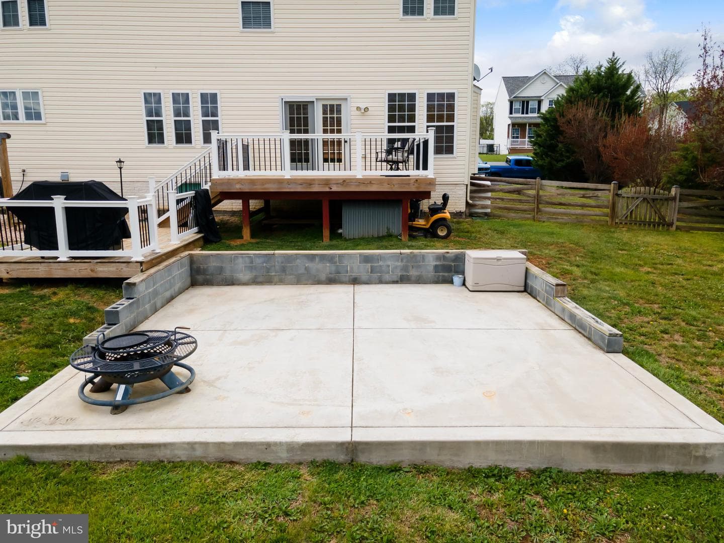 317 Stratus Dr photo 40