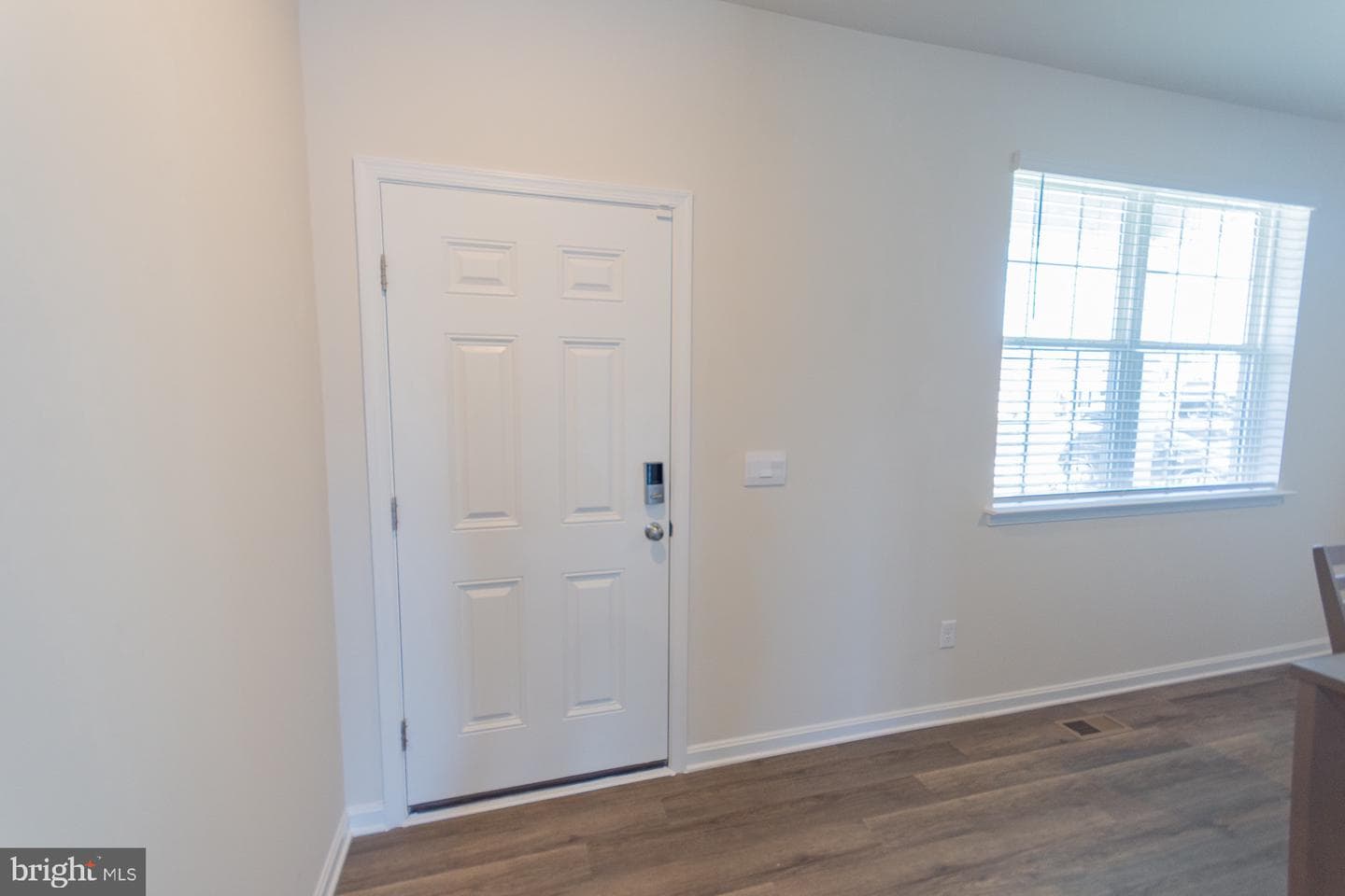 156 Centergate Drive photo 2