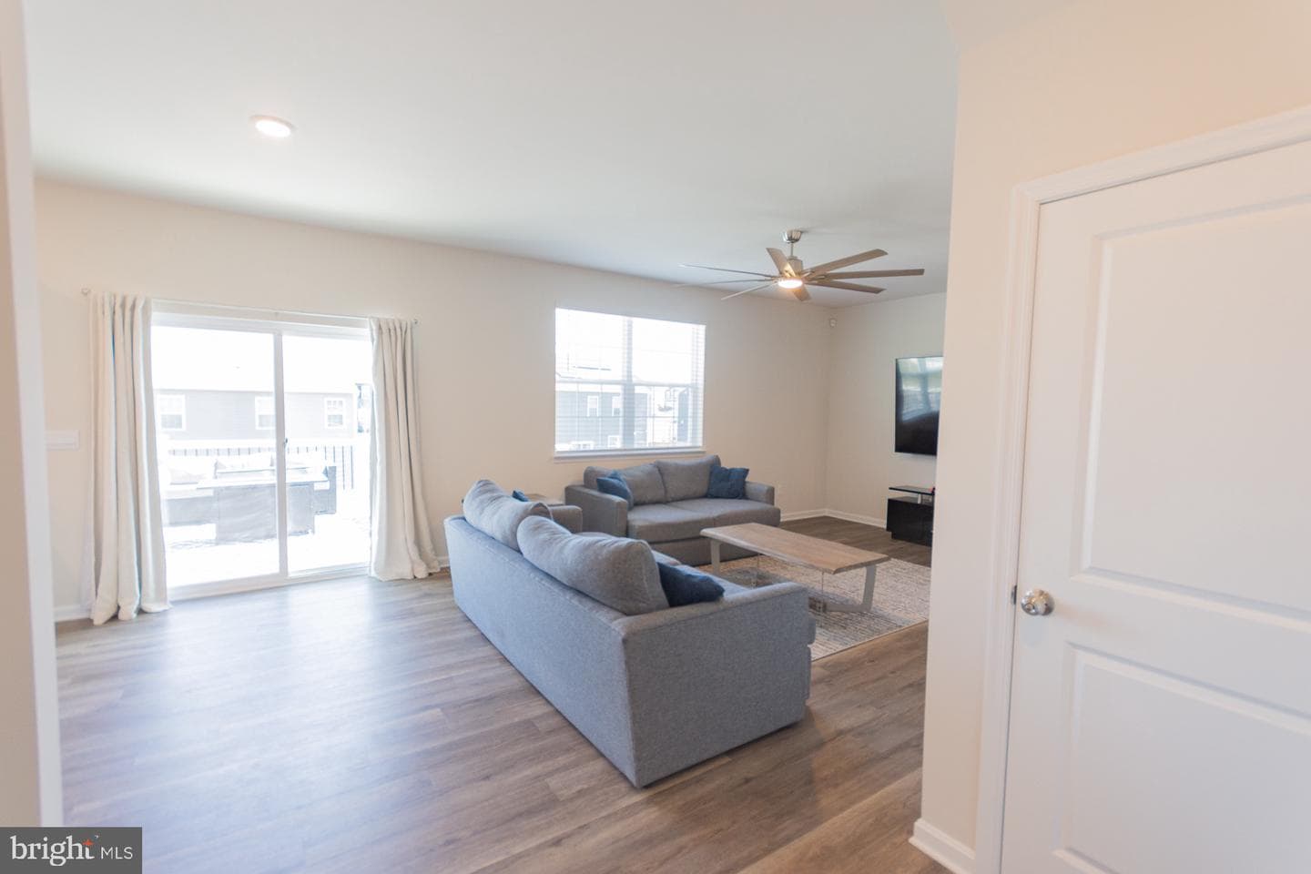 156 Centergate Drive photo 8