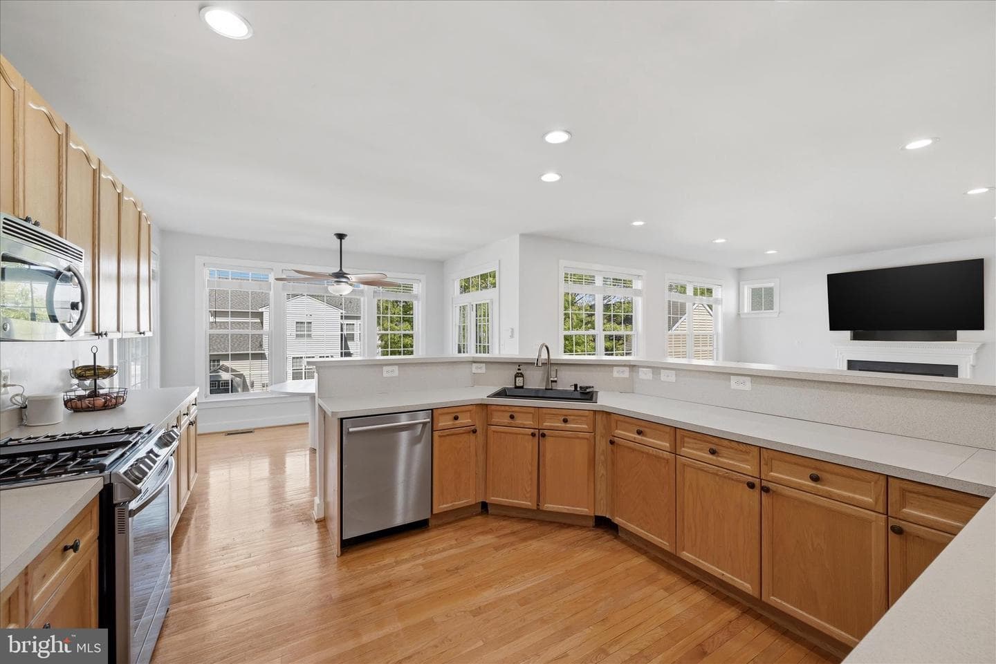 218 Braddock Street photo 3