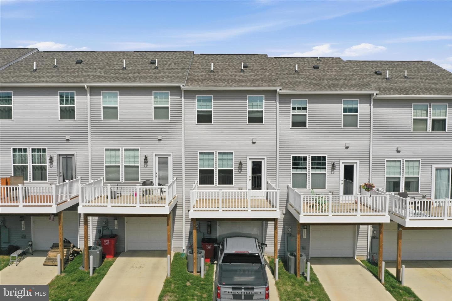 186 Coolidge Avenue photo 35