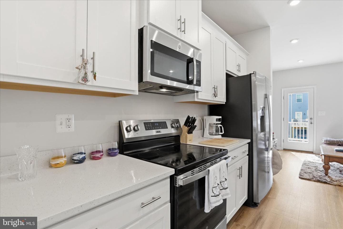 186 Coolidge Avenue photo 9