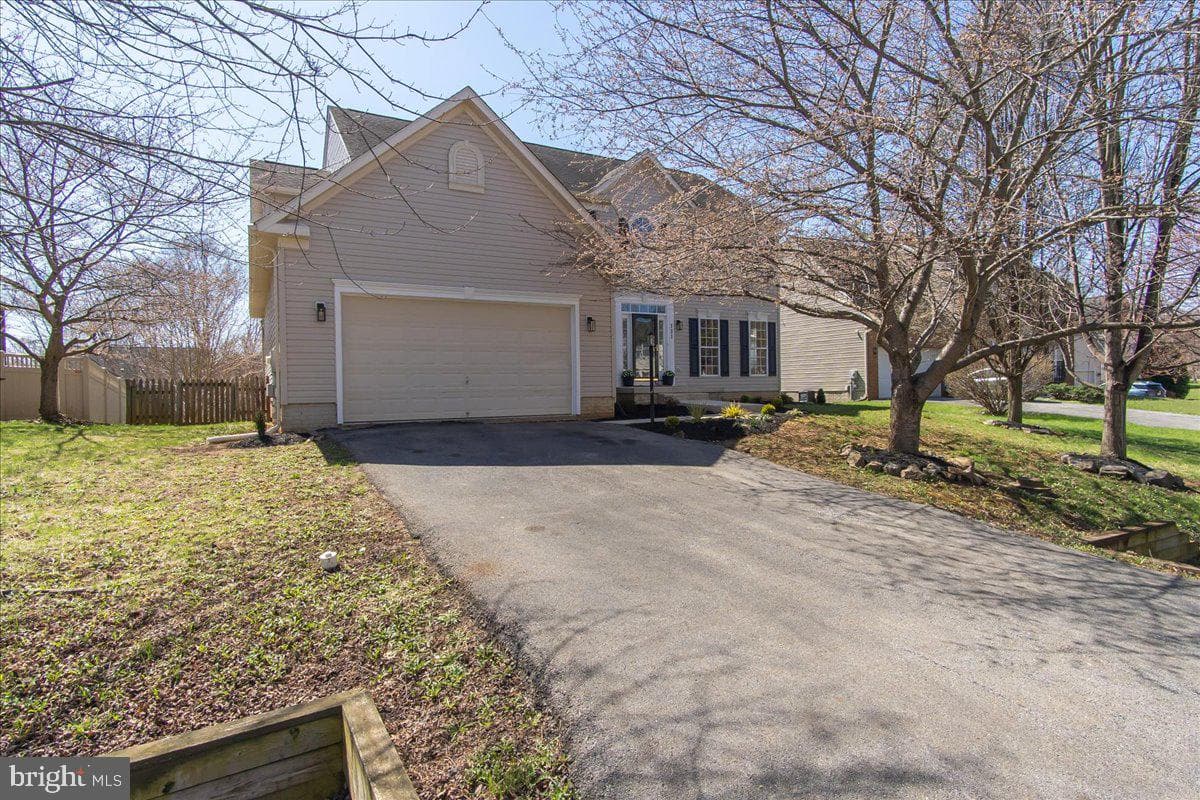 131 Butcher Court photo 2