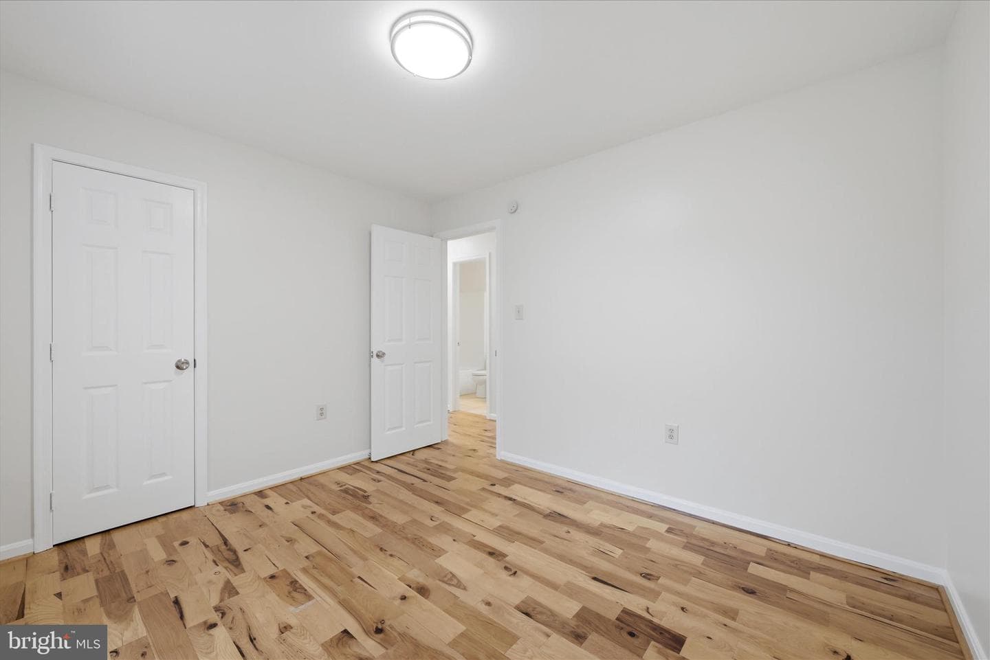 502 E 6th Avenue photo 24