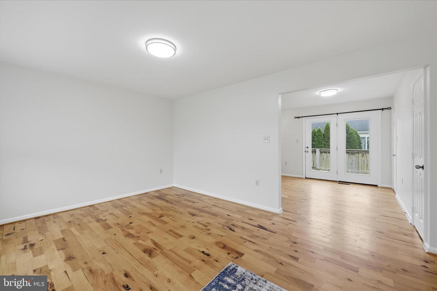502 E 6th Avenue photo 5