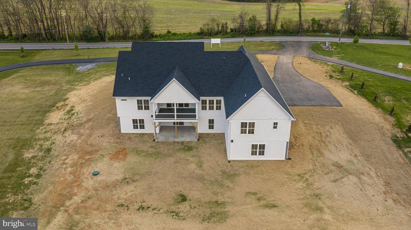 17 Maple Hill Lane photo 3