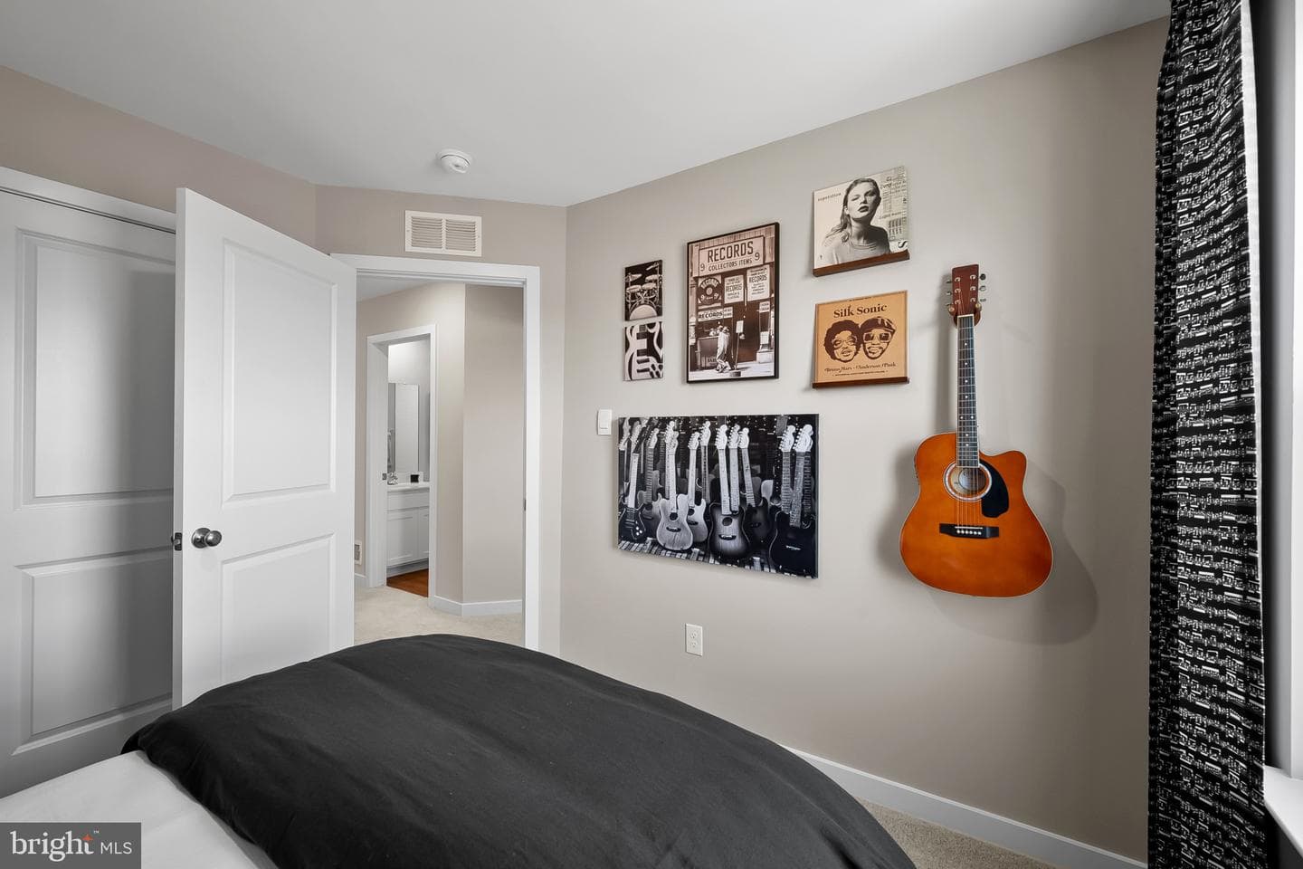 10 Aloma Street photo 18