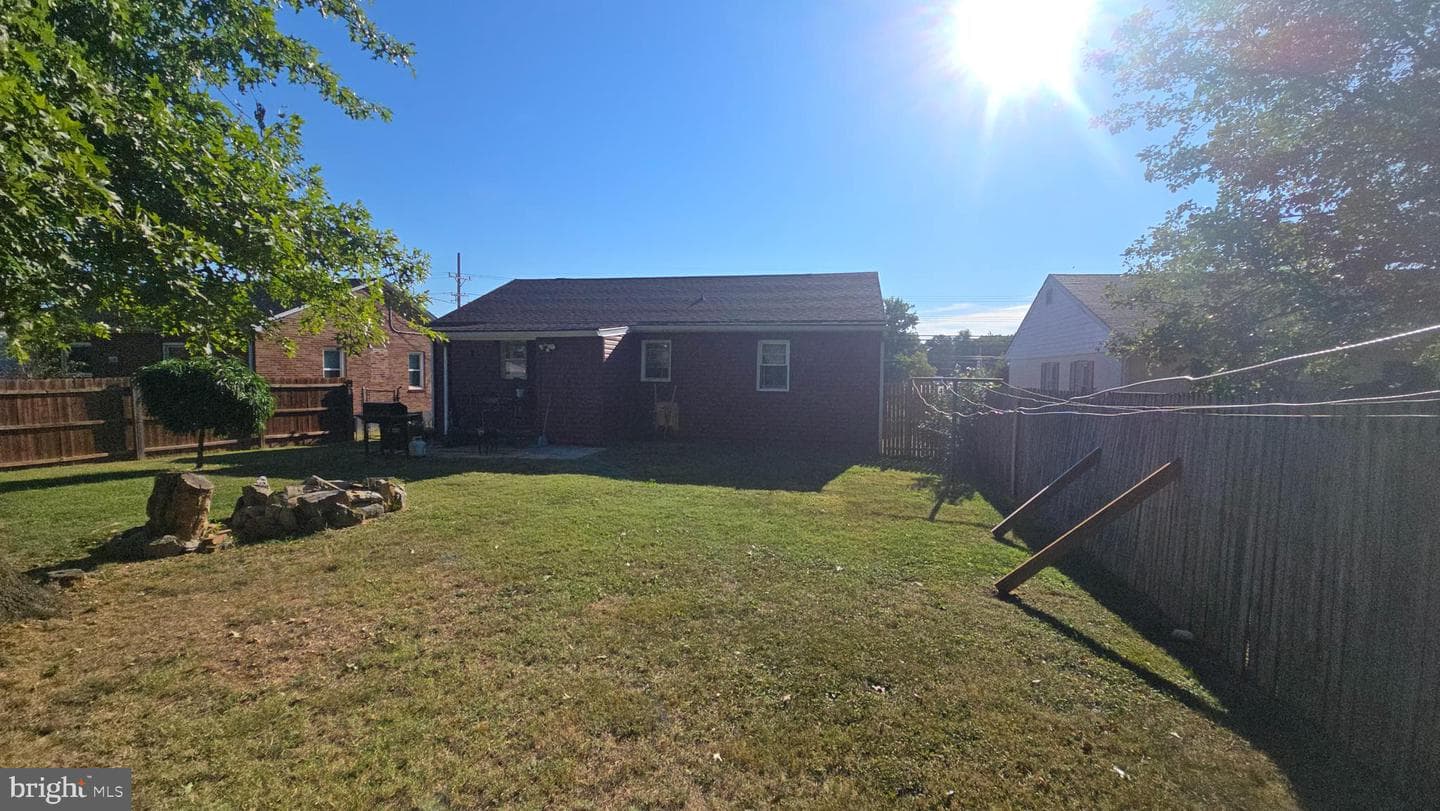1041 N Mildred Street photo 3
