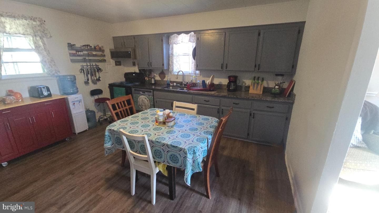 1041 N Mildred Street photo 9