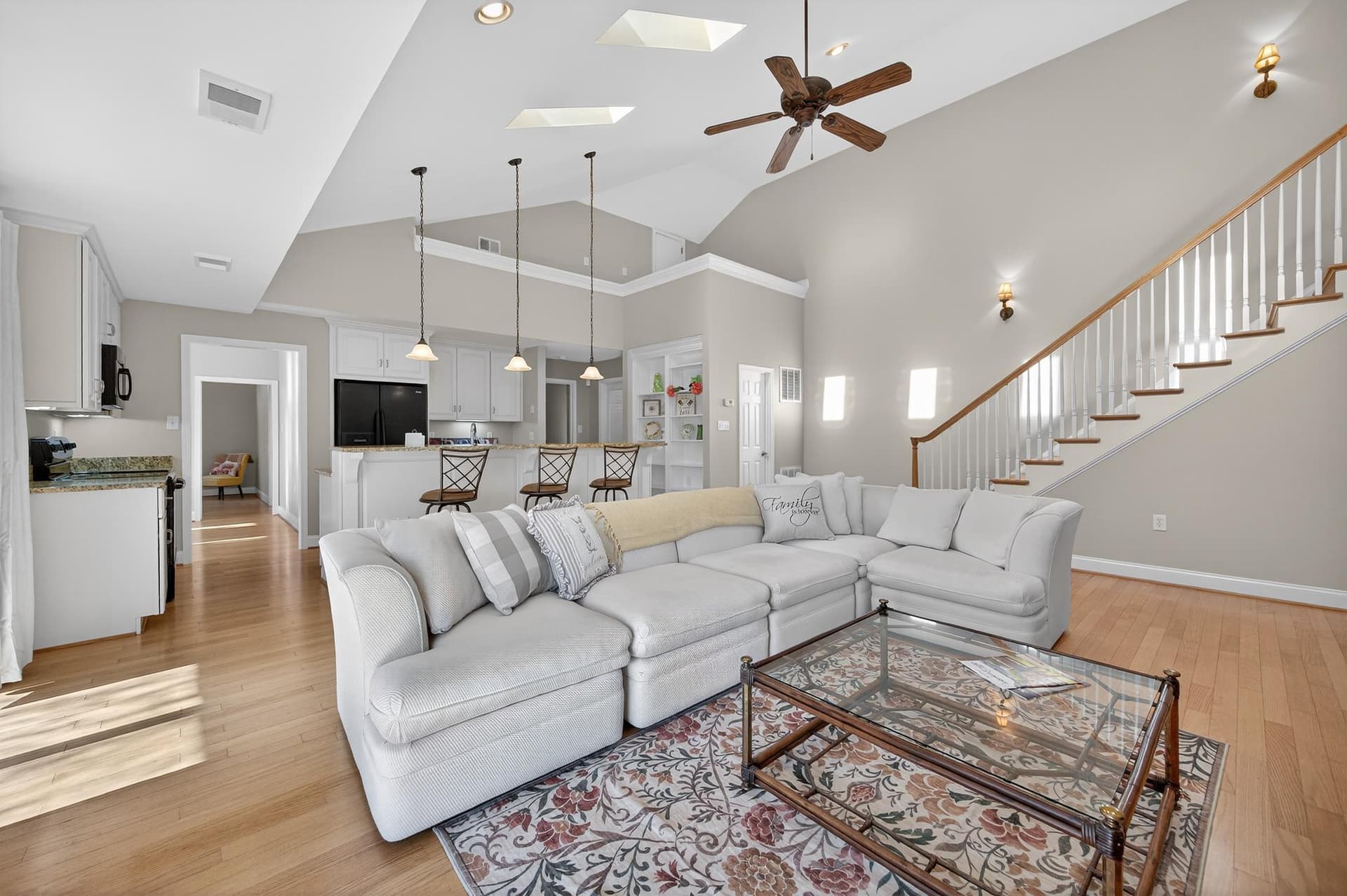 61 Hartzell Drive photo 3