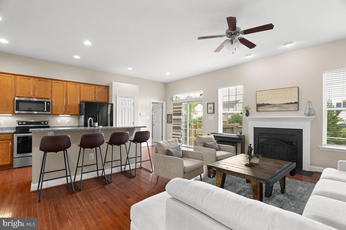 91 Burberry Lane photo 5