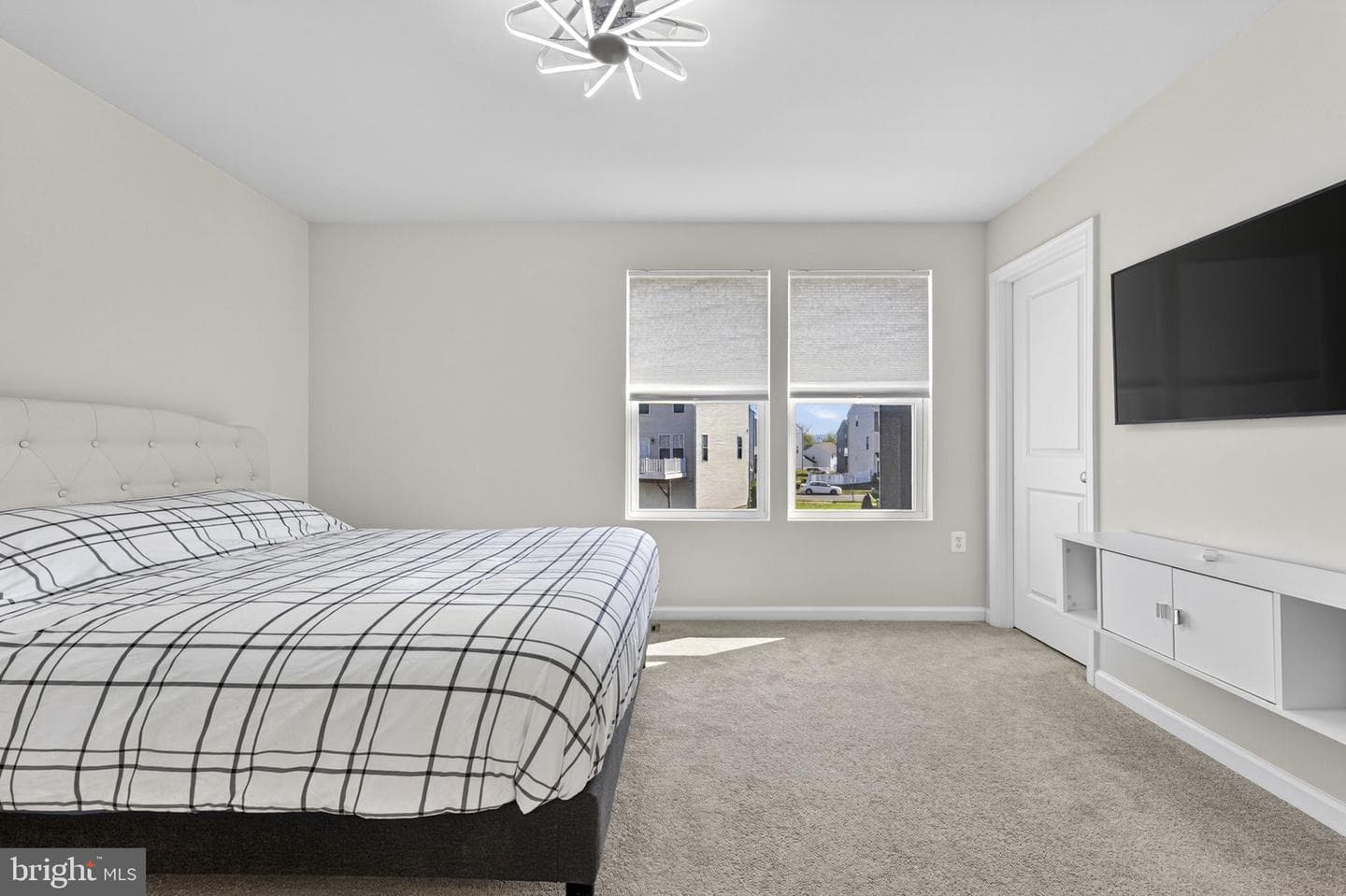 159 Presidents Pointe Avenue photo 10