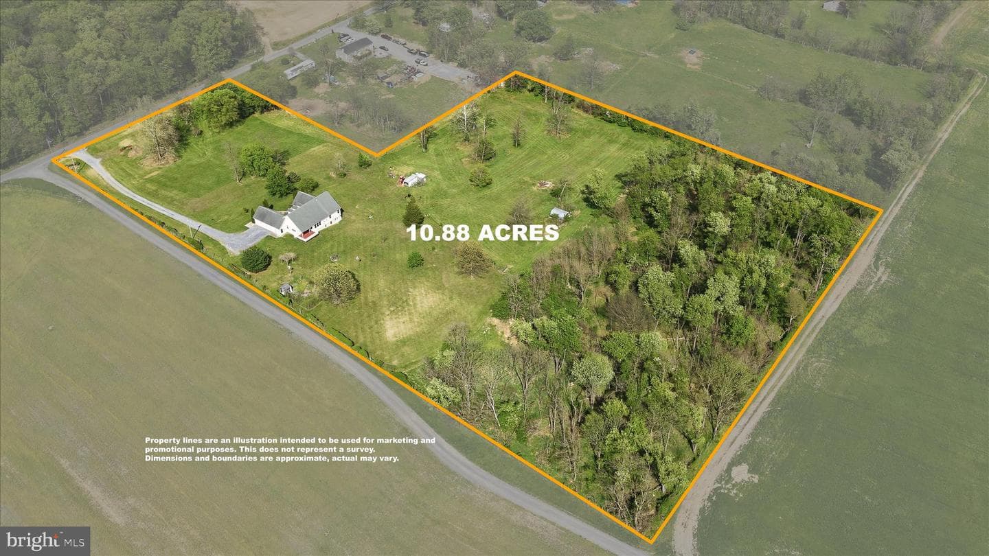 1792 Myerstown Road photo 3