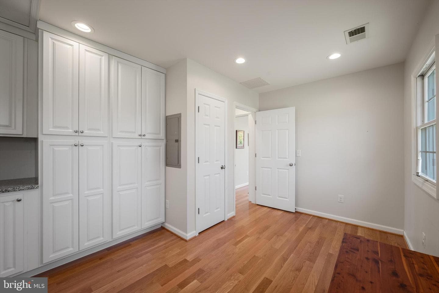 6517 Kabletown Road photo 40