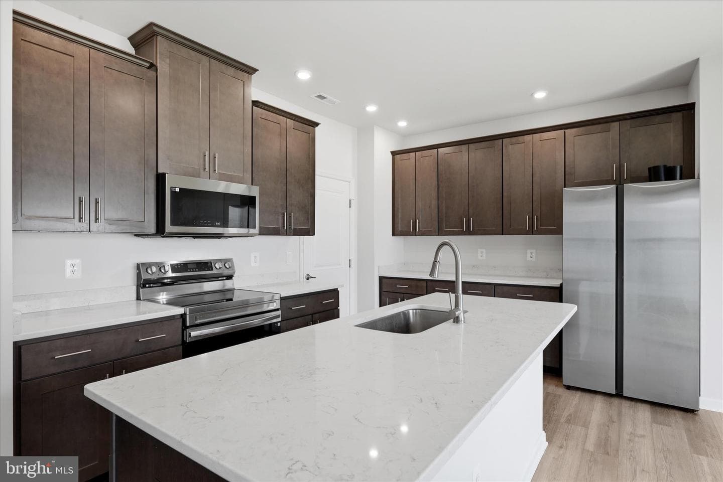 73 Hopkins Street photo 3