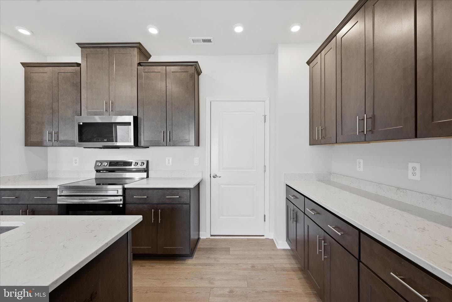 73 Hopkins Street photo 6
