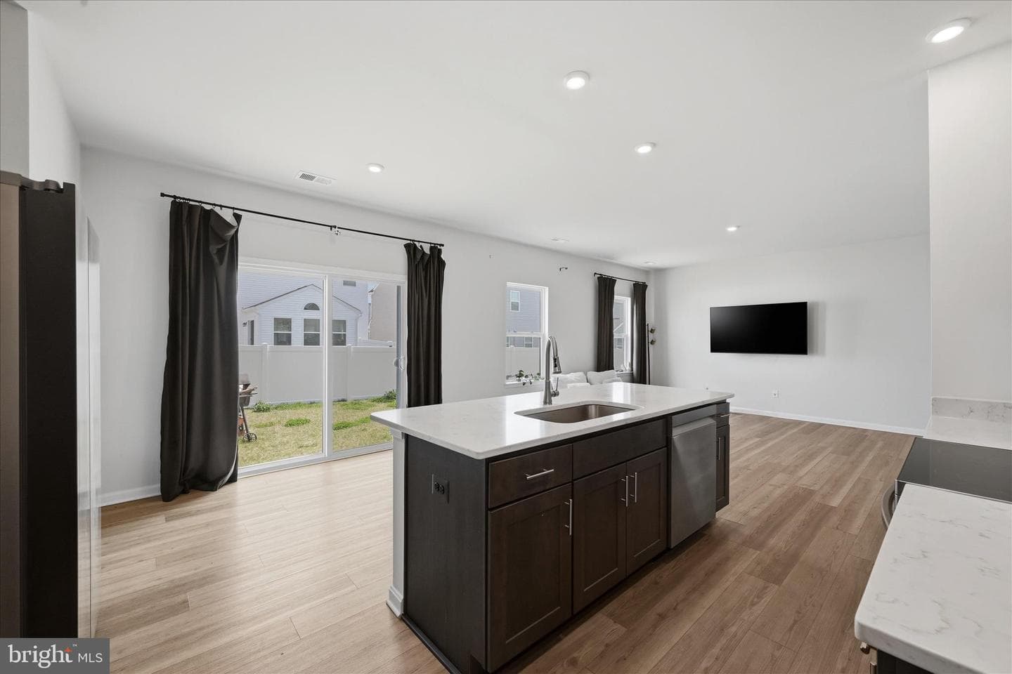 73 Hopkins Street photo 9