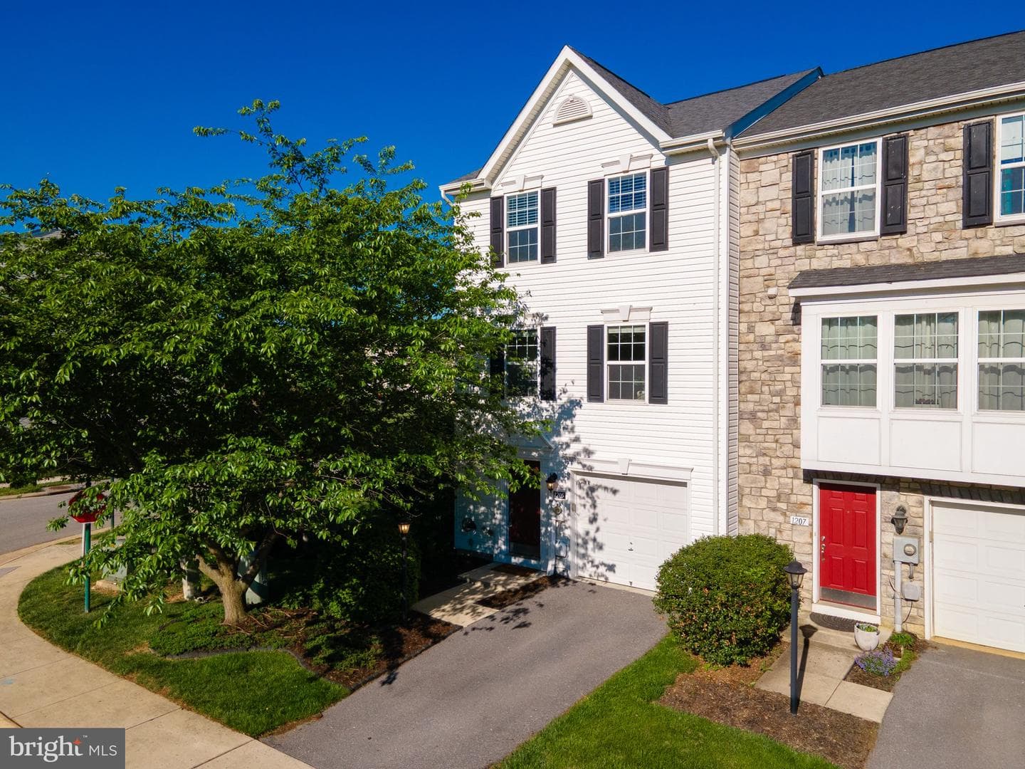 1205 Mare Street photo 2